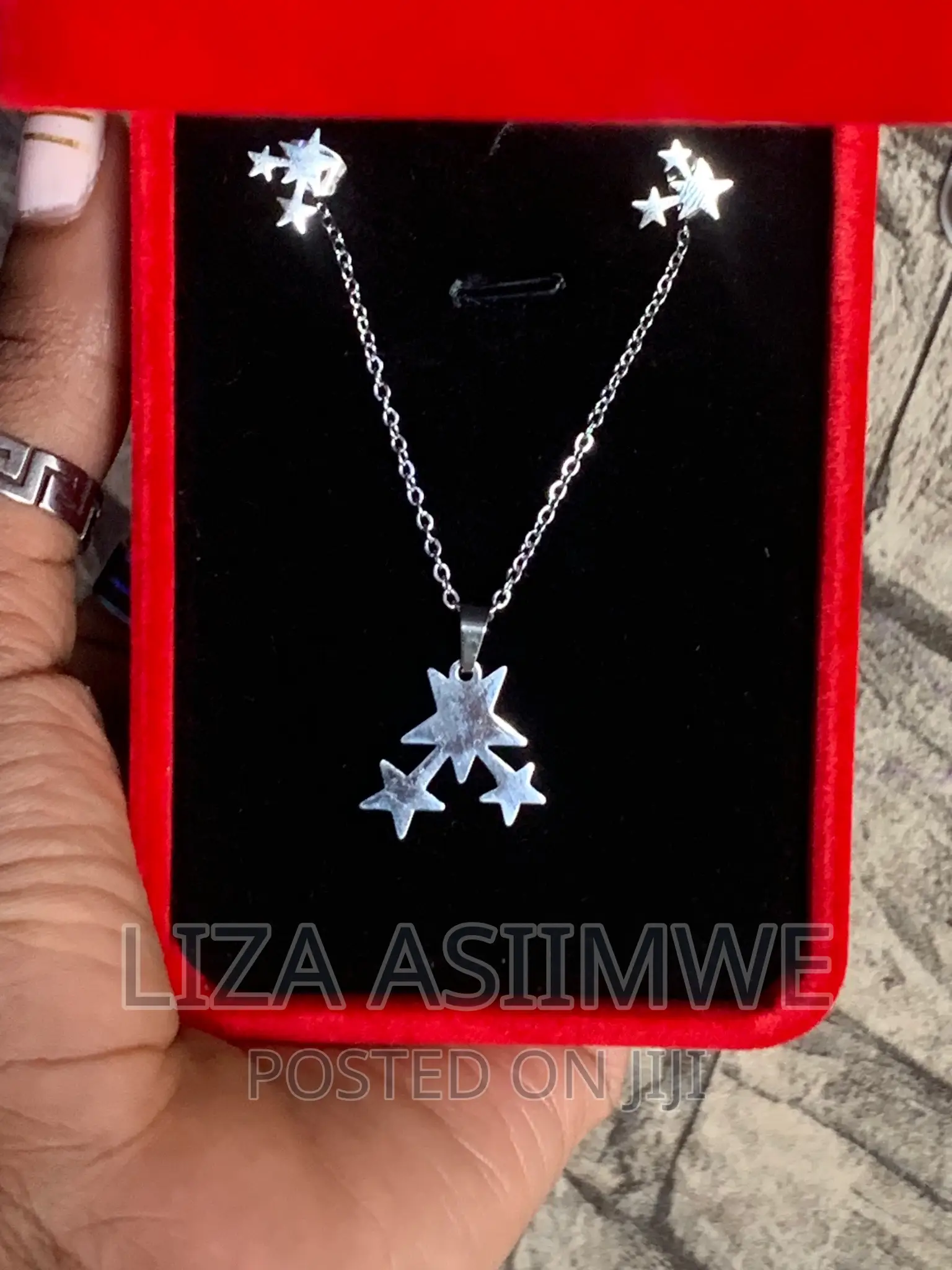 Lady’S Necklaces