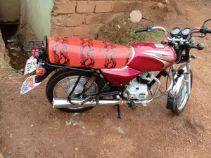 Bajaj Boxer 2023 White