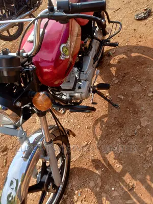 Bajaj Avenger 160 Street 2021 Red
