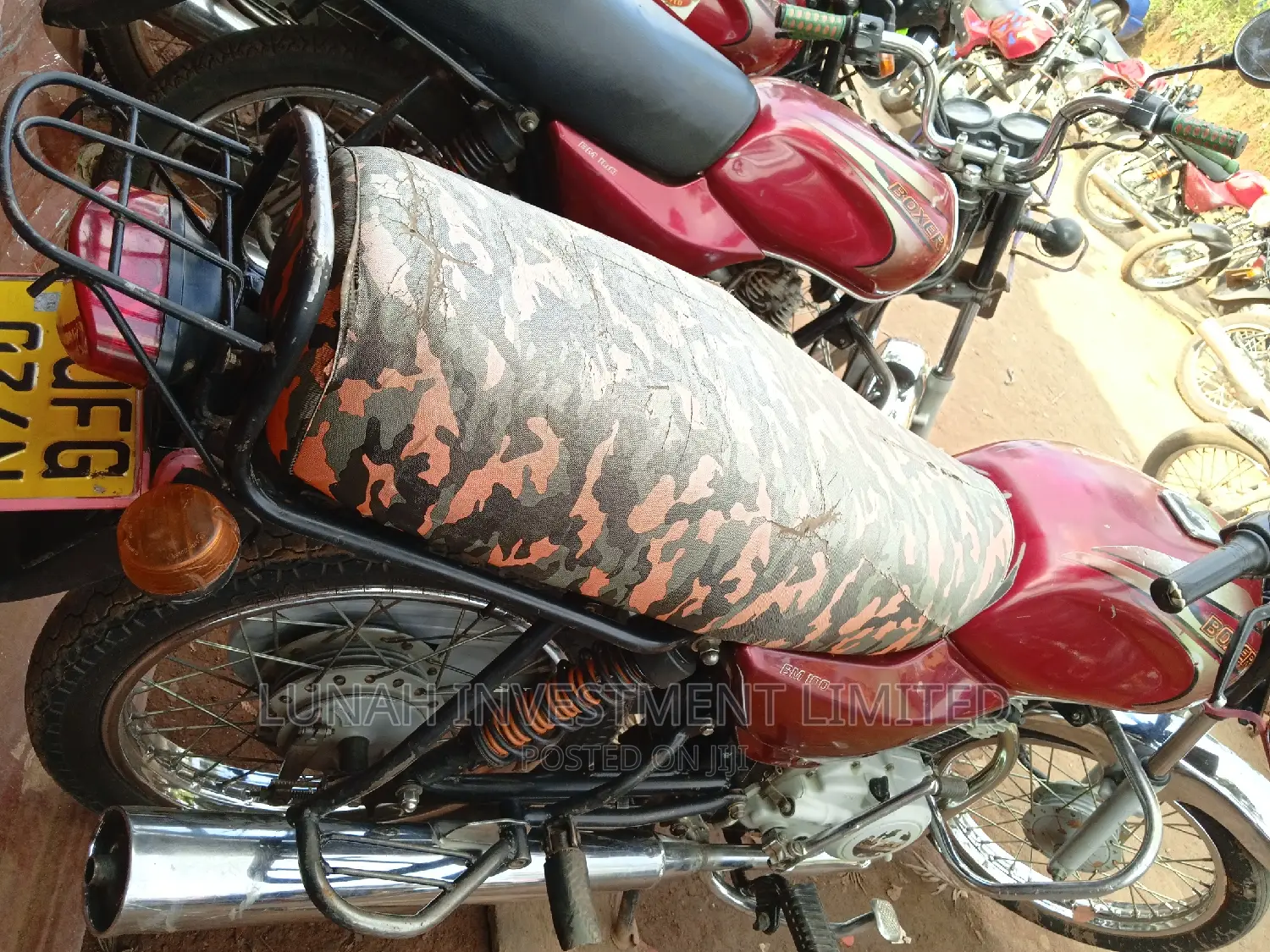 Bajaj Avenger 180 2023 Red