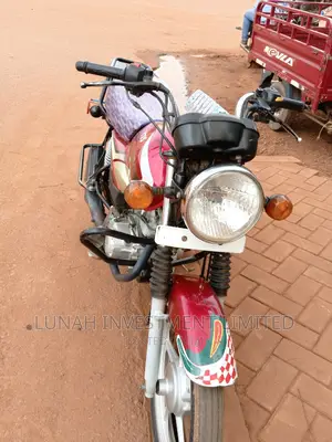 Bajaj Boxer 100 2022 Red