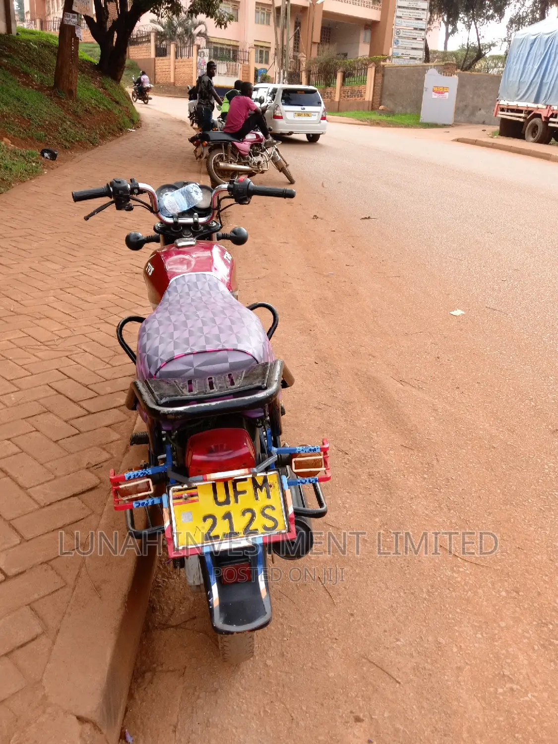 Bajaj Boxer 100 2022 Red