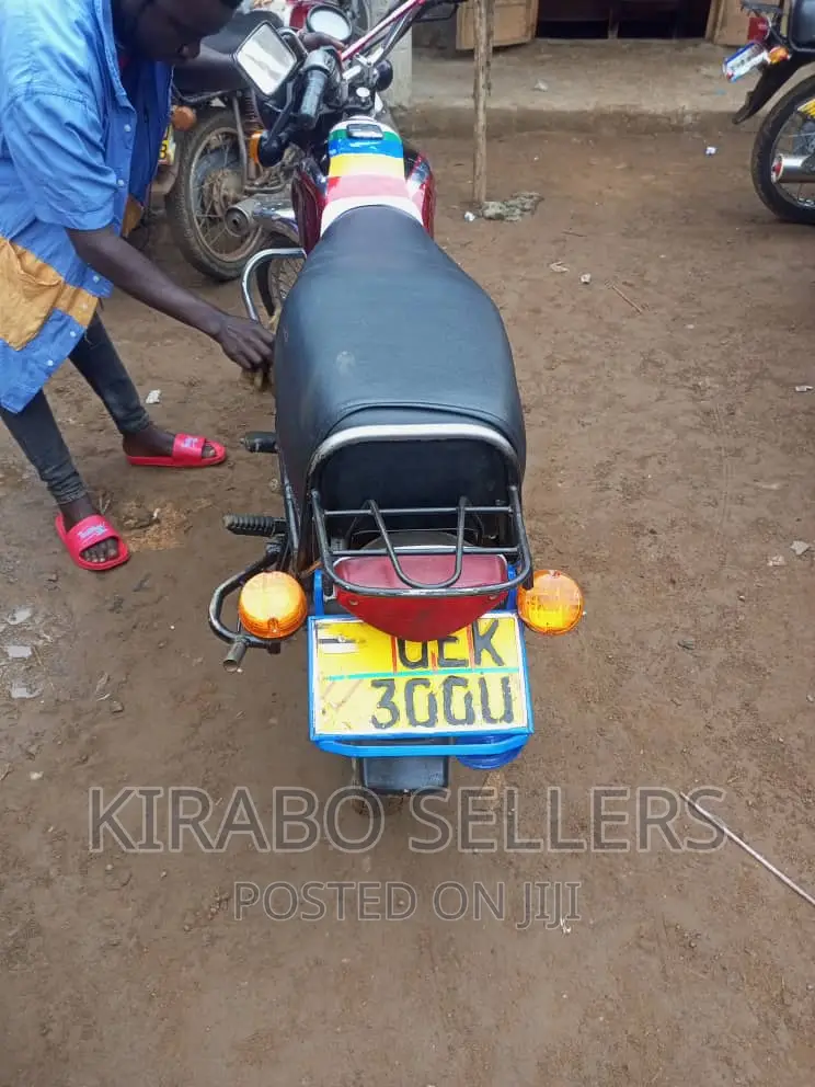 Bajaj Boxer 100 2020 Red
