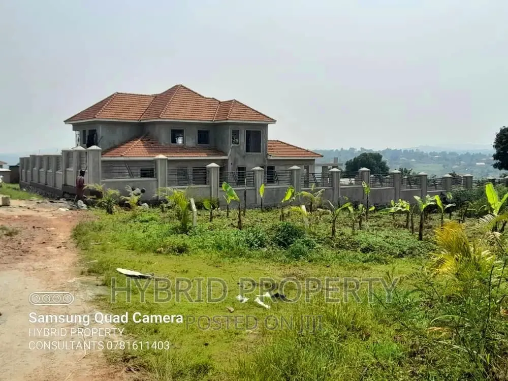 6bdrm Mansion in Nsangi~Katereke for sale
