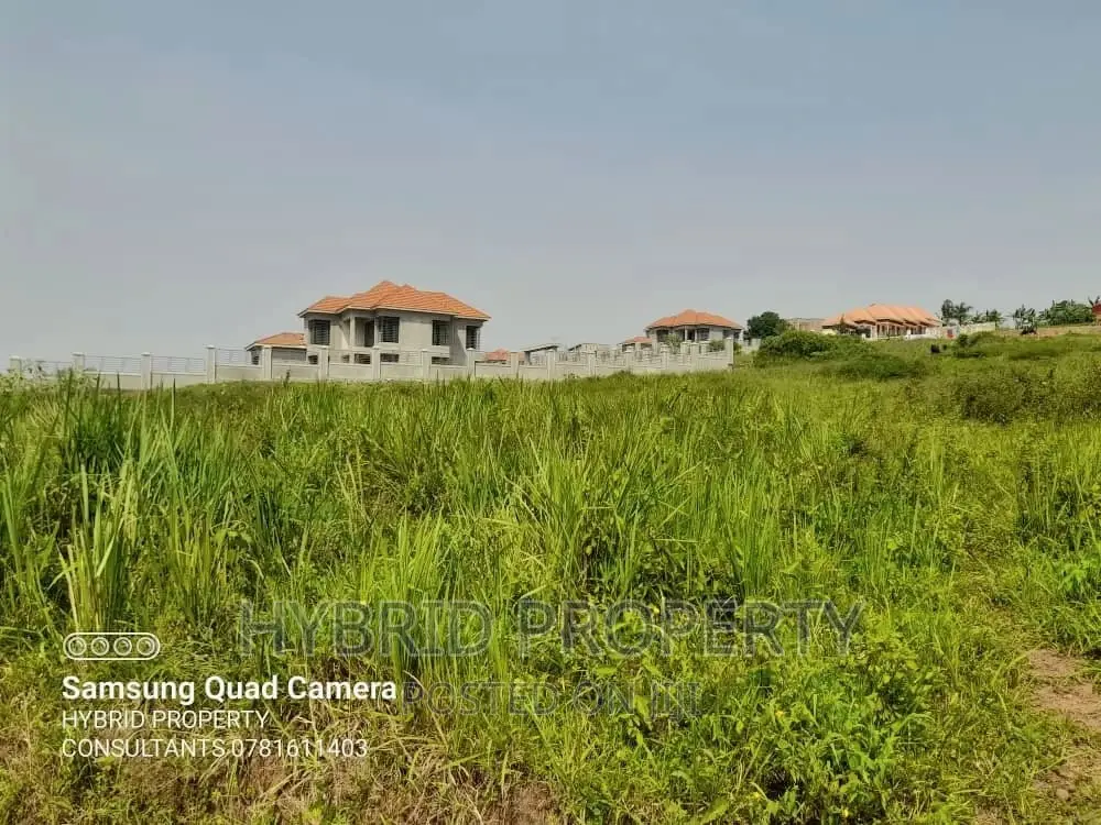 6bdrm Mansion in Nsangi~Katereke for sale