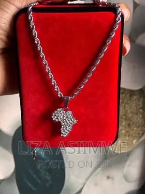 Simple Men’S Necklaces Available With an African Pendant