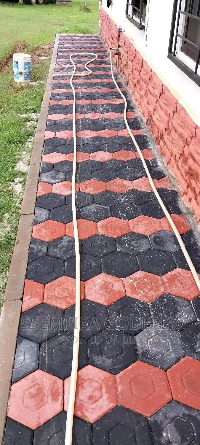 Quality Coloured Pavers in Black and Red Colours
