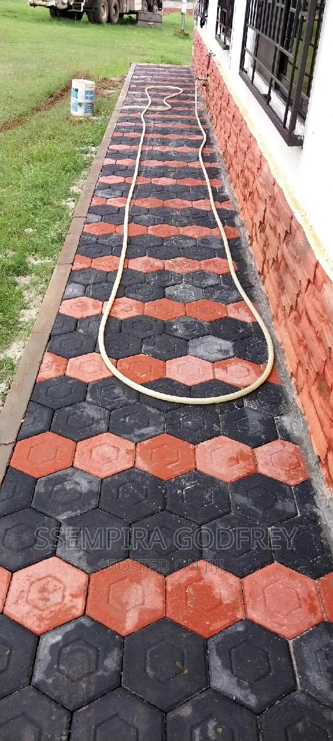 Quality Coloured Pavers in Black and Red Colours