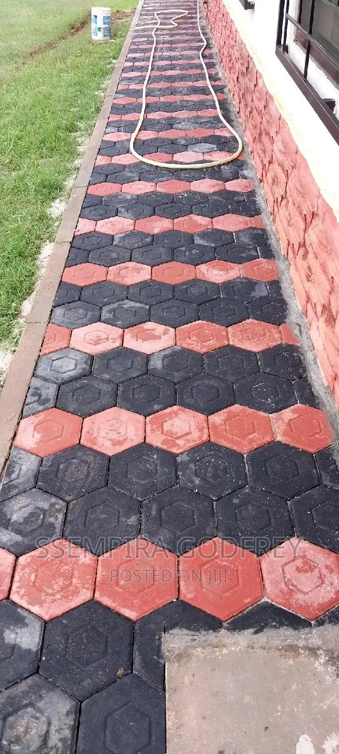 Quality Coloured Pavers in Black and Red Colours