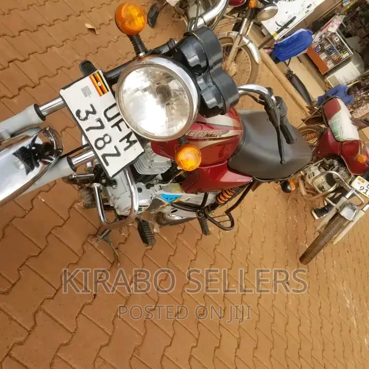 New Bajaj Boxer 100 2023 Red