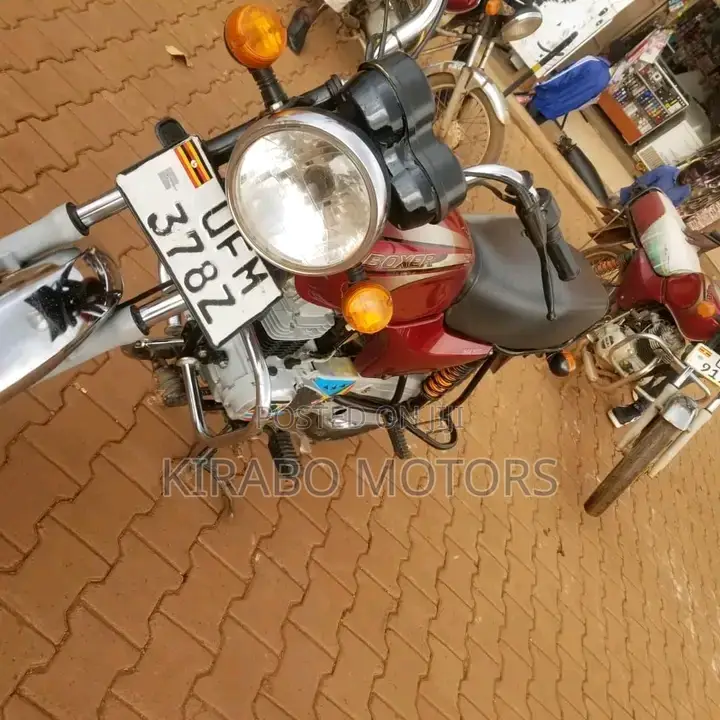 New Bajaj Boxer 100 2023 Red