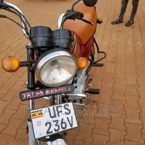 New Bajaj Boxer 100 2023 Red