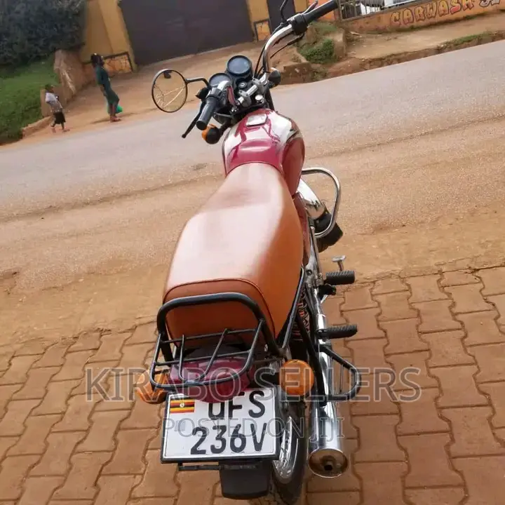 New Bajaj Boxer 100 2023 Red