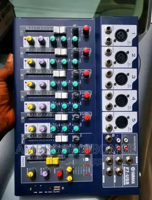 F-7 Live Mixer Built-in Digital Delay ECO Effect Processor.