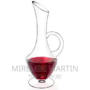 Modern Clear Glass Elegant Carafe Wine