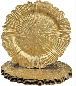 12 Pieces of Reef Gold Charger Plates