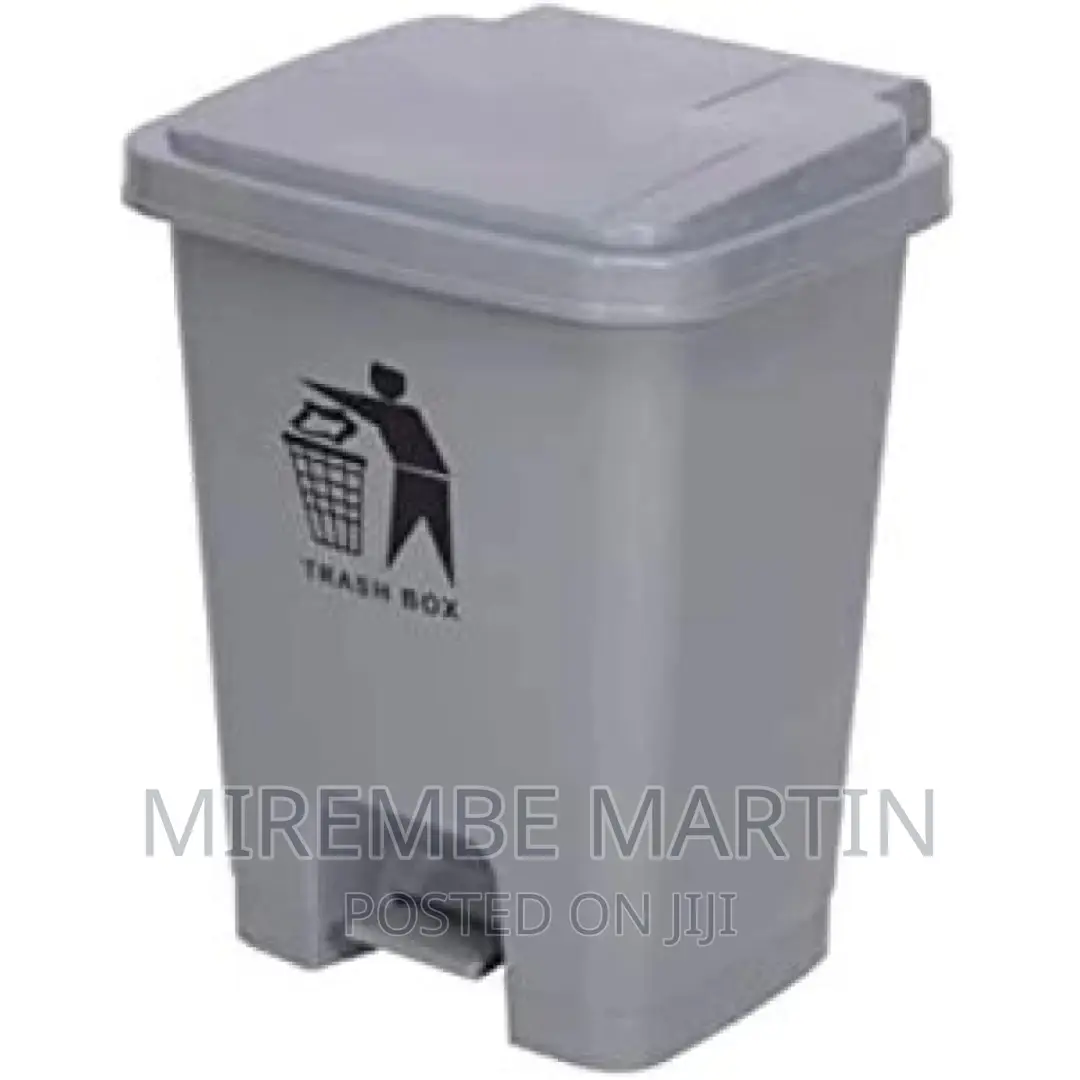 DEL UK 30L Step-on / Foot Pedal Waste Bin