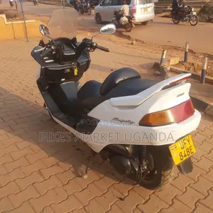 Yamaha Majesty 2023 White