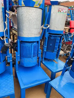 Photo - Heavyweights 10kg Gnut Grinding Machines