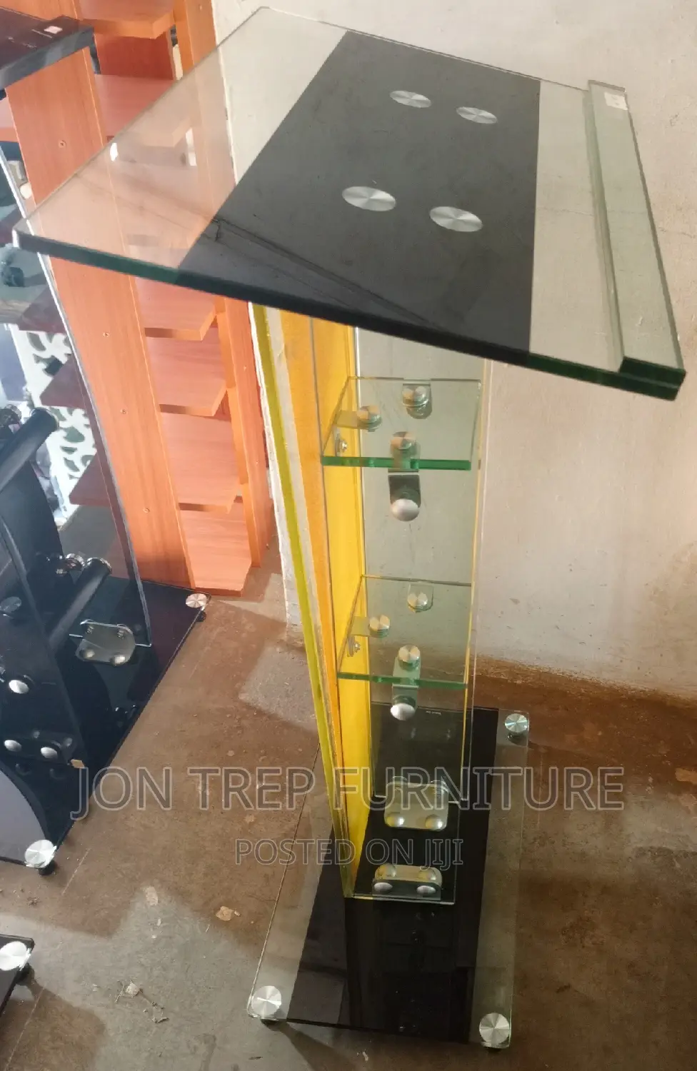 Pull Pit Table