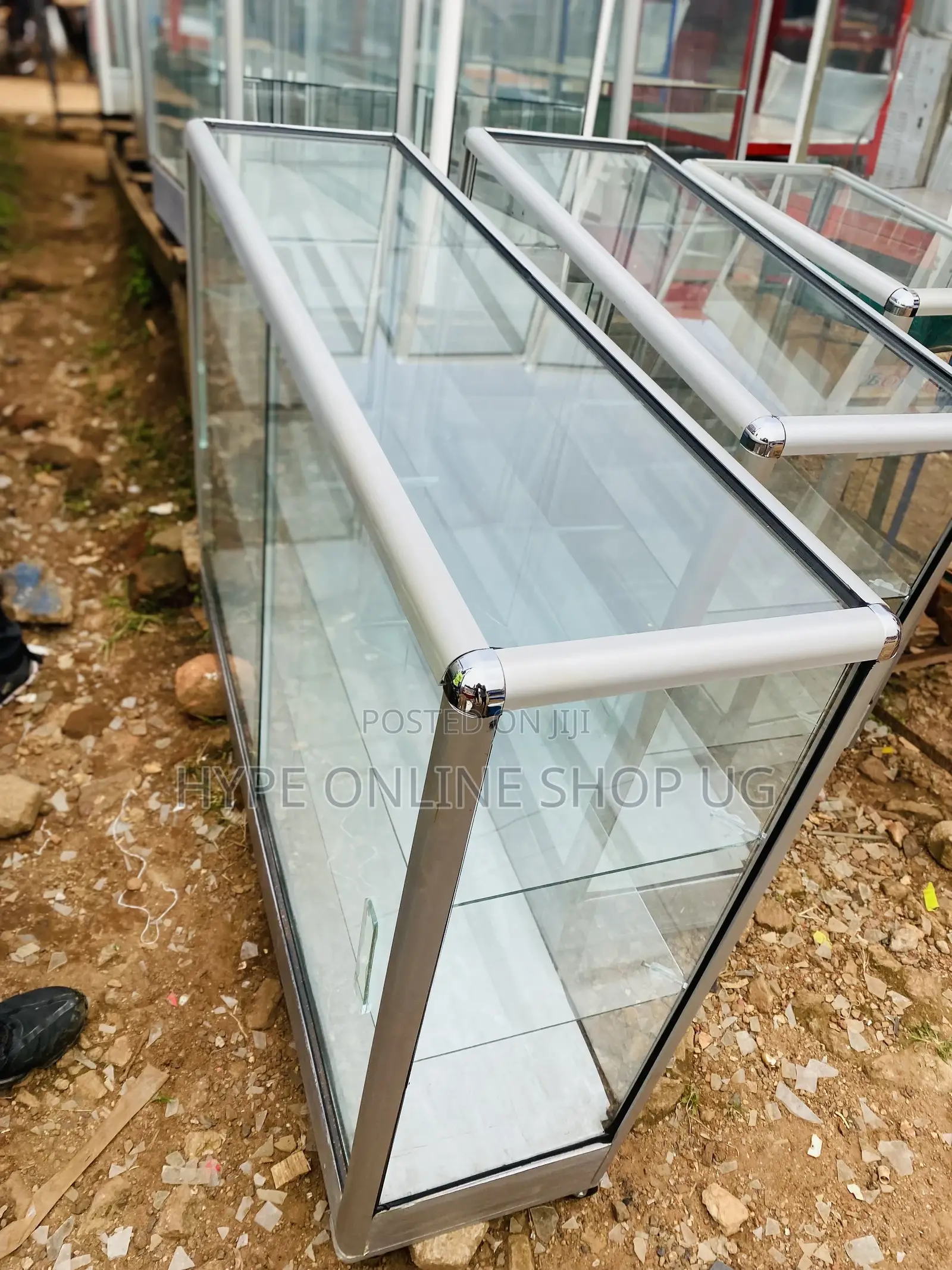 Display Tables With Rollers
