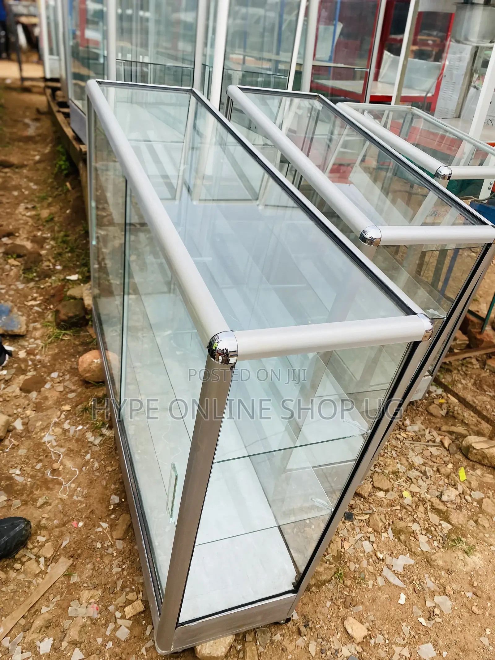 Display Tables With Rollers