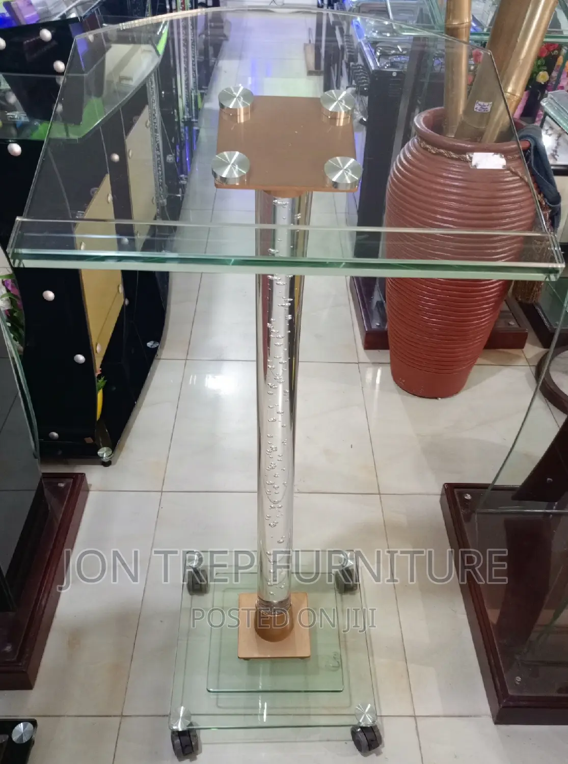 Pull Pit Table