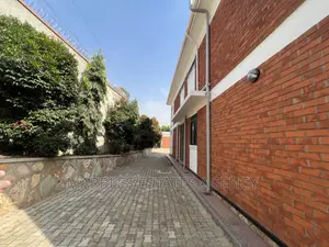Furnished 6bdrm Duplex in Naguru, Central Division for rent