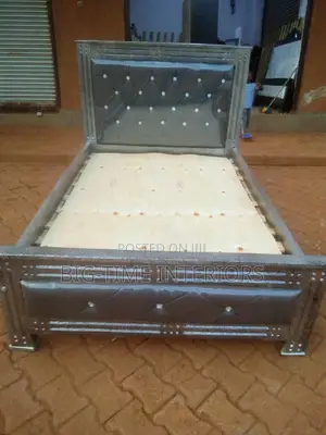 4by6 Gray Leather Bed