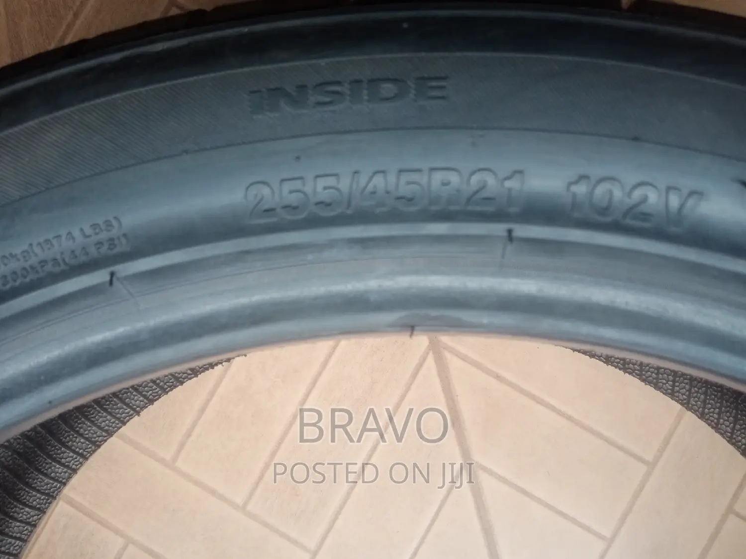 255/45r21 GALAXIA Good Condition.