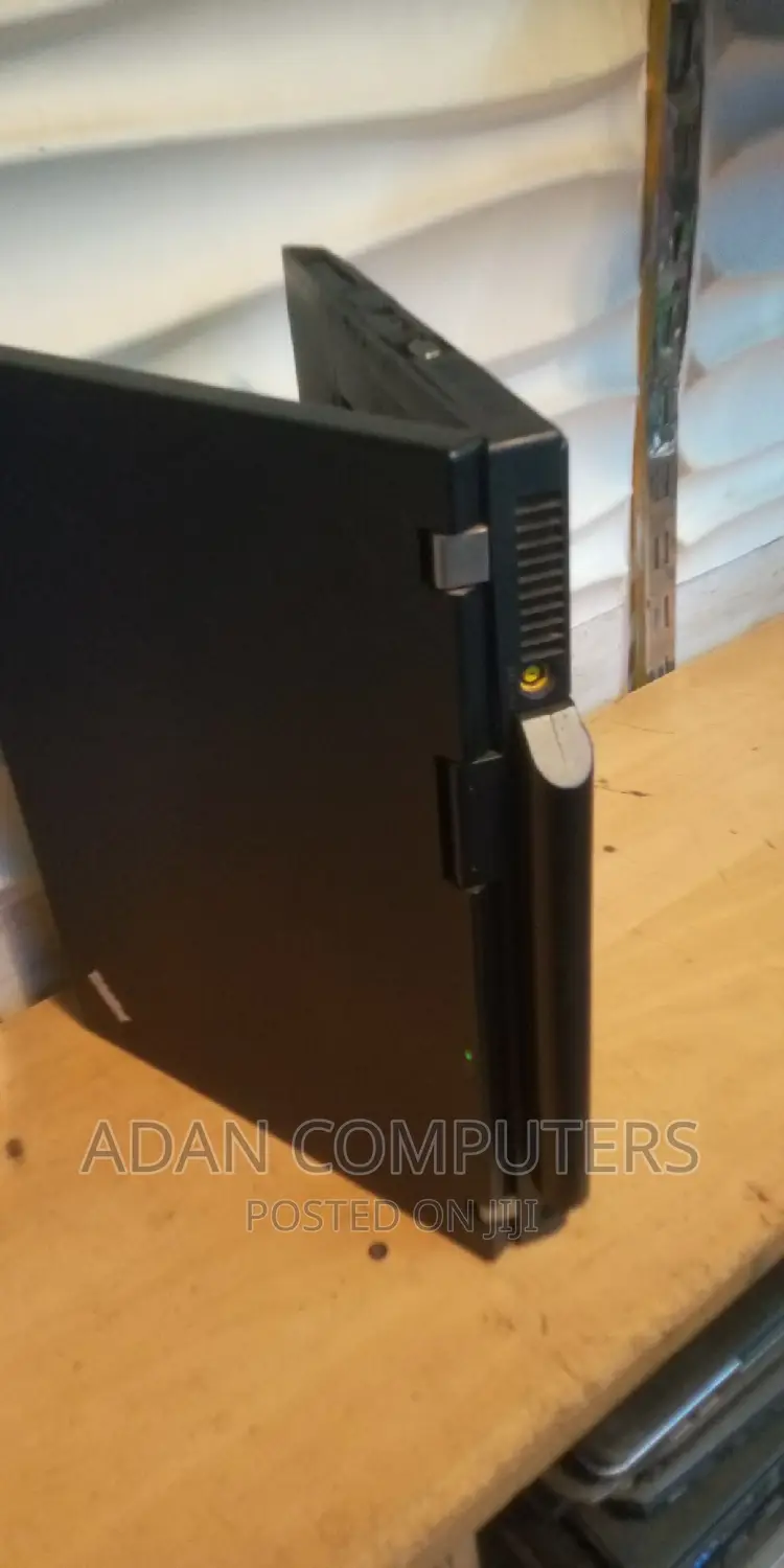 Laptop Lenovo ThinkPad R61 3GB Intel Core 2 Duo HDD 72GB