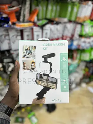 Video Making Kit / Vloggers Kit With Microphone Fill Light
