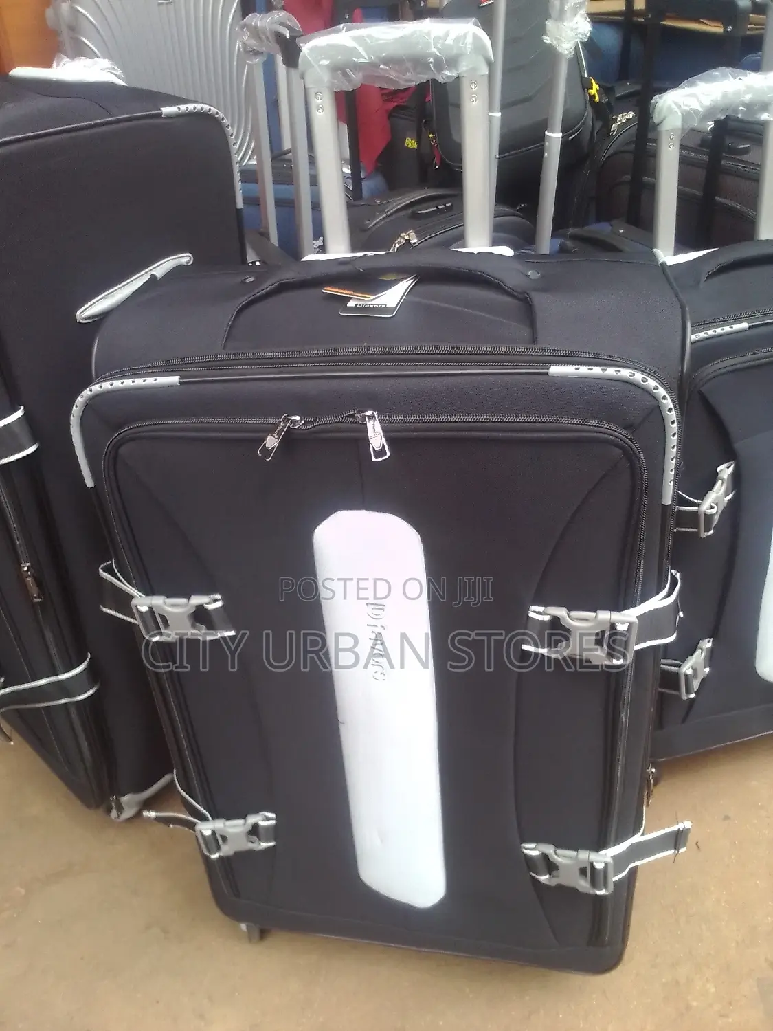 Dfavours Suitcases