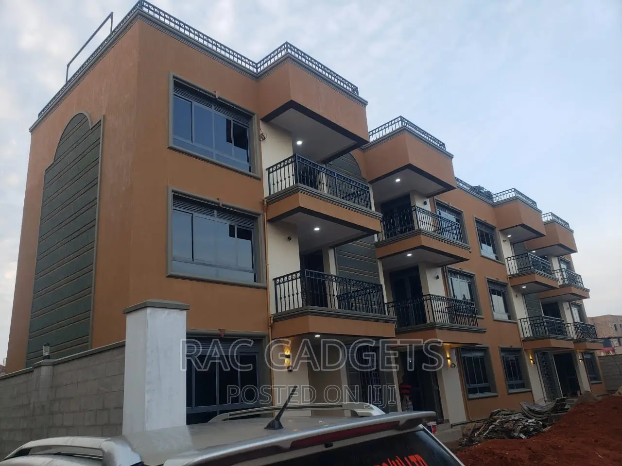 12bdrm Apartment in Central Division for sale