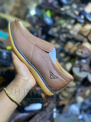Men's Casual Shoes.