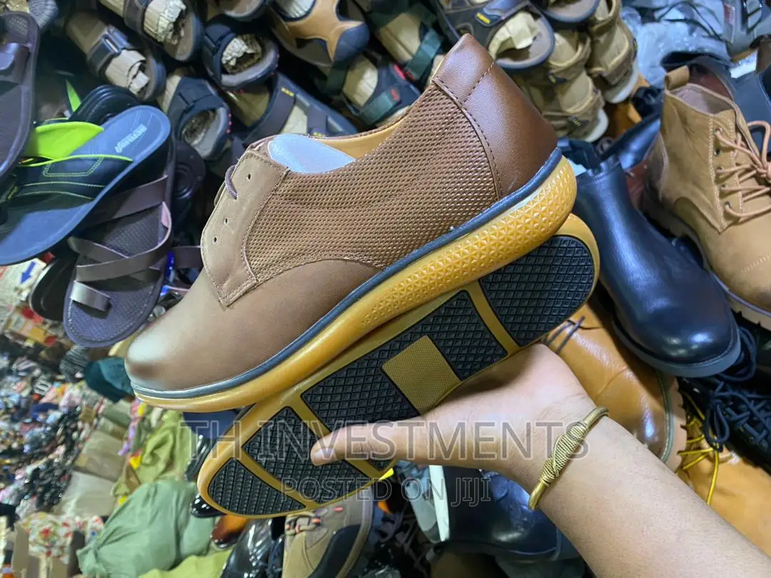 Men's Casual Shoes.