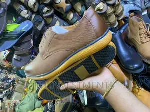 Men's Casual Shoes.