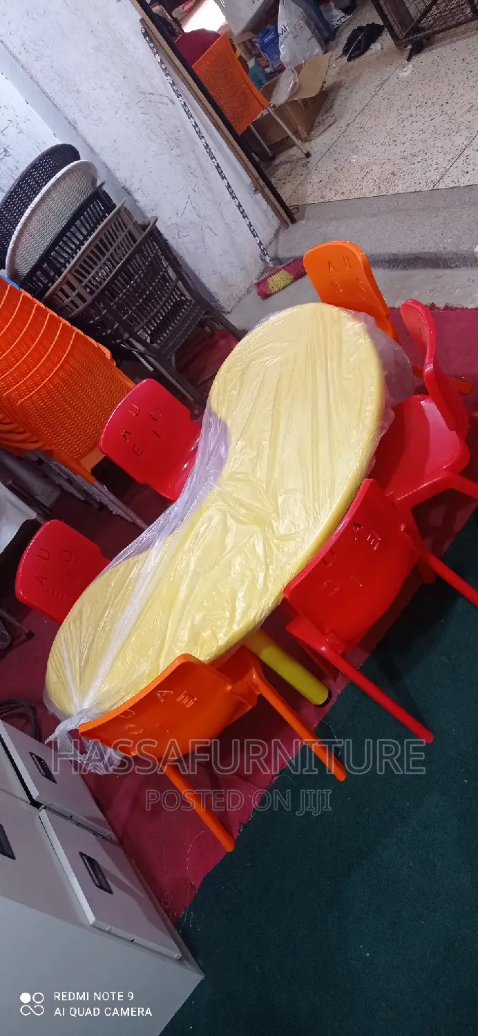 Kids Kindergarten Table With 6chairs