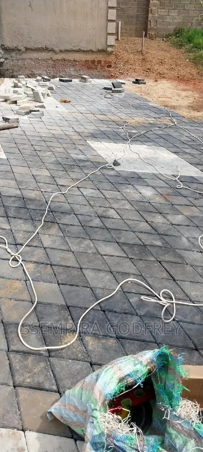 Advanced Rhobus Coloured Pavements