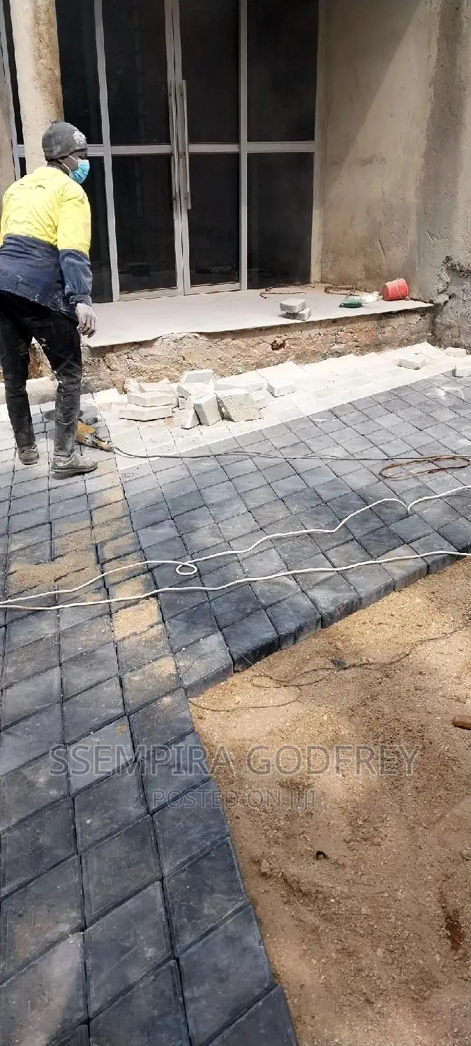 Advanced Rhobus Coloured Pavements