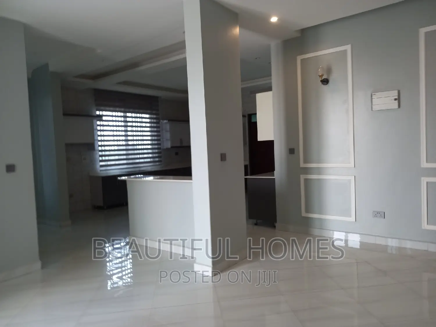 Furnished 6bdrm Mansion in Kira, Central Division for sale