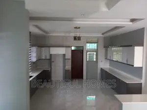 Furnished 6bdrm Duplex in Kira for sale