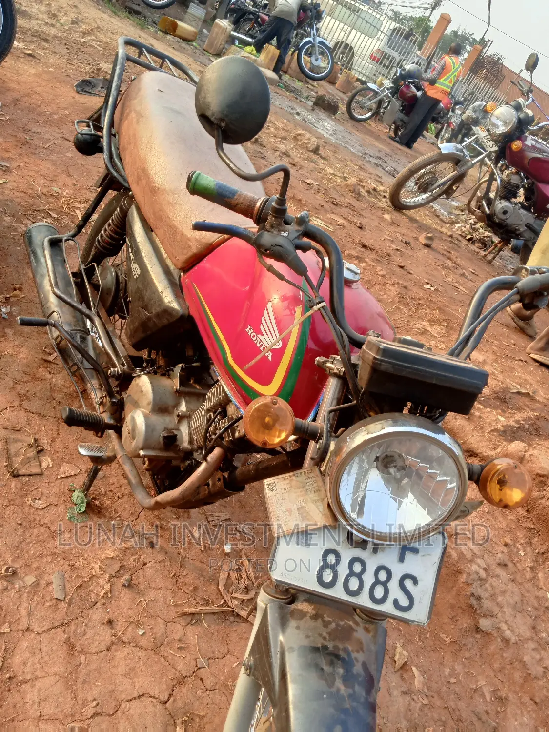 Bajaj Boxer 100 2023 Red