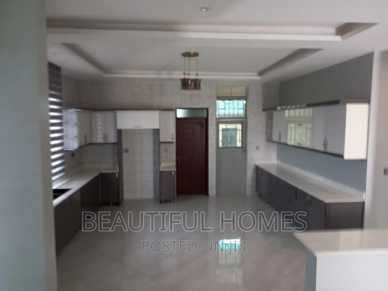 Furnished 6bdrm House in Kira for sale