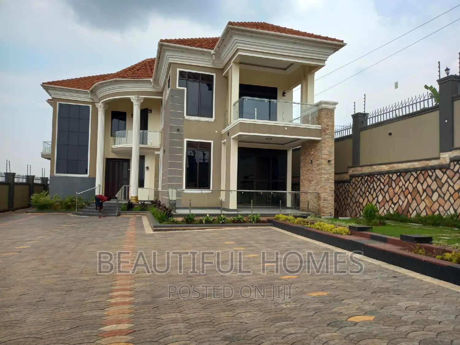 Furnished 6bdrm House in Kira for sale