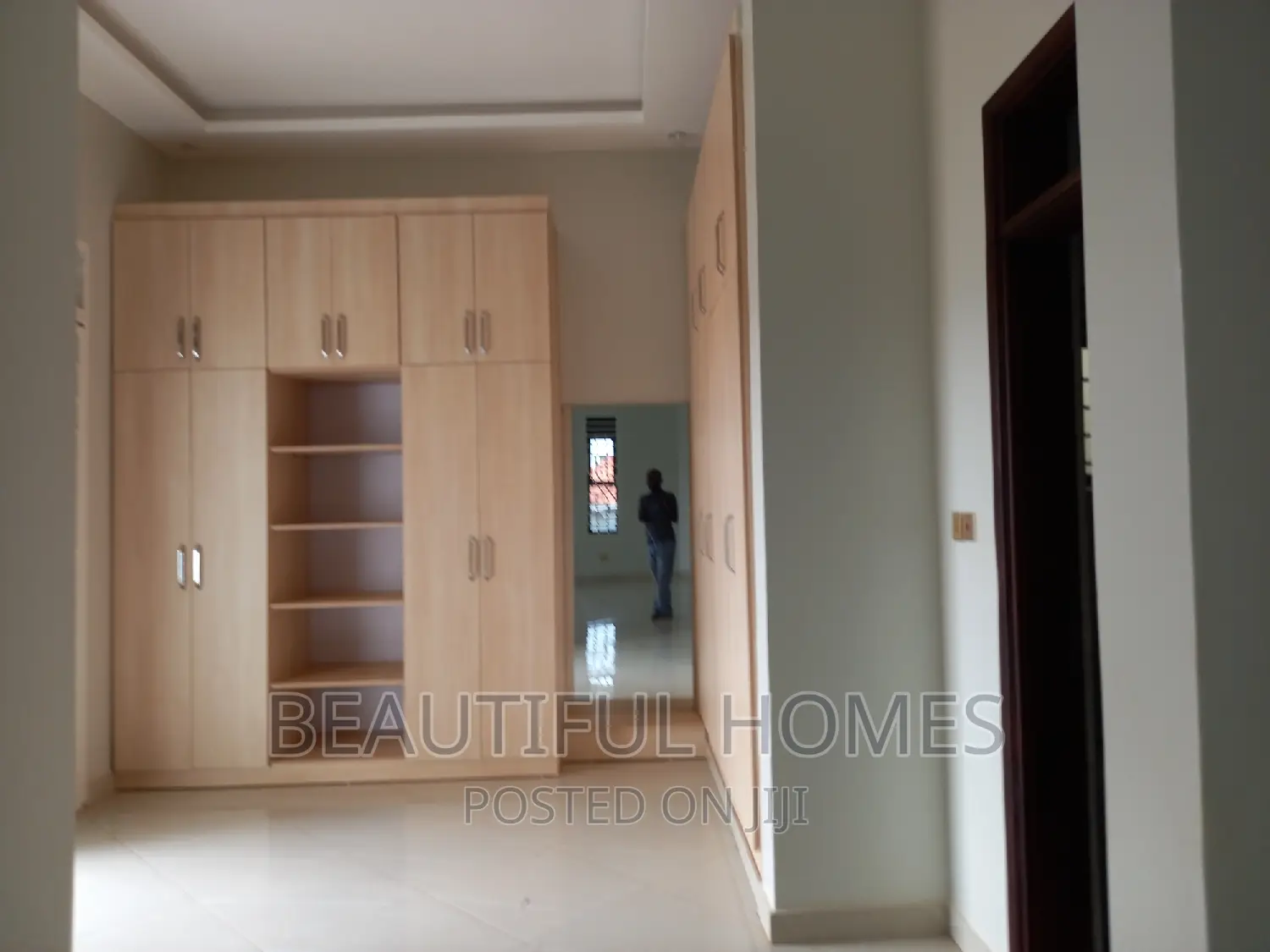 Furnished 6bdrm House in Kira for sale