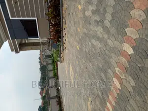 Furnished 6bdrm House in Kira for sale