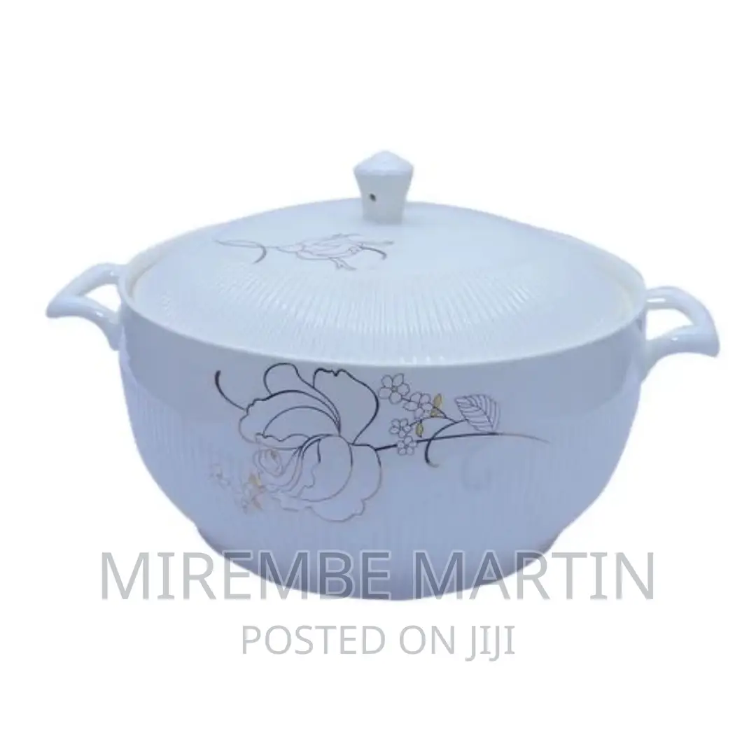 A Set of 3 Porcelain Serving Bowls/ Dishes