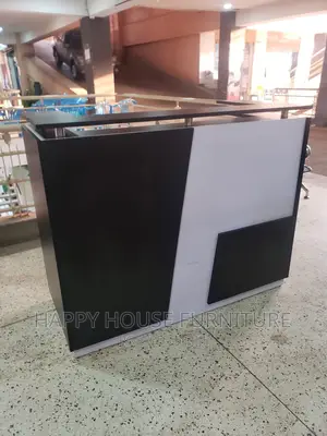 RECEPTION DESK (1.4 Meters)