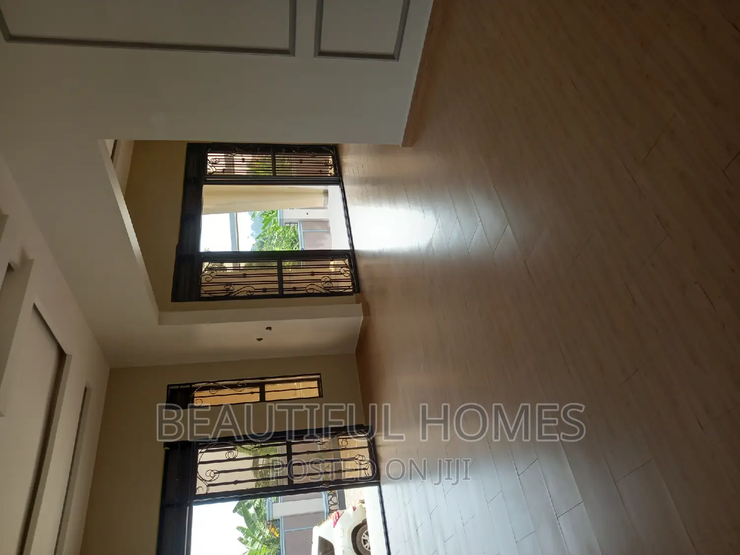 Furnished 5bdrm Mansion in Kira Tarmack for sale